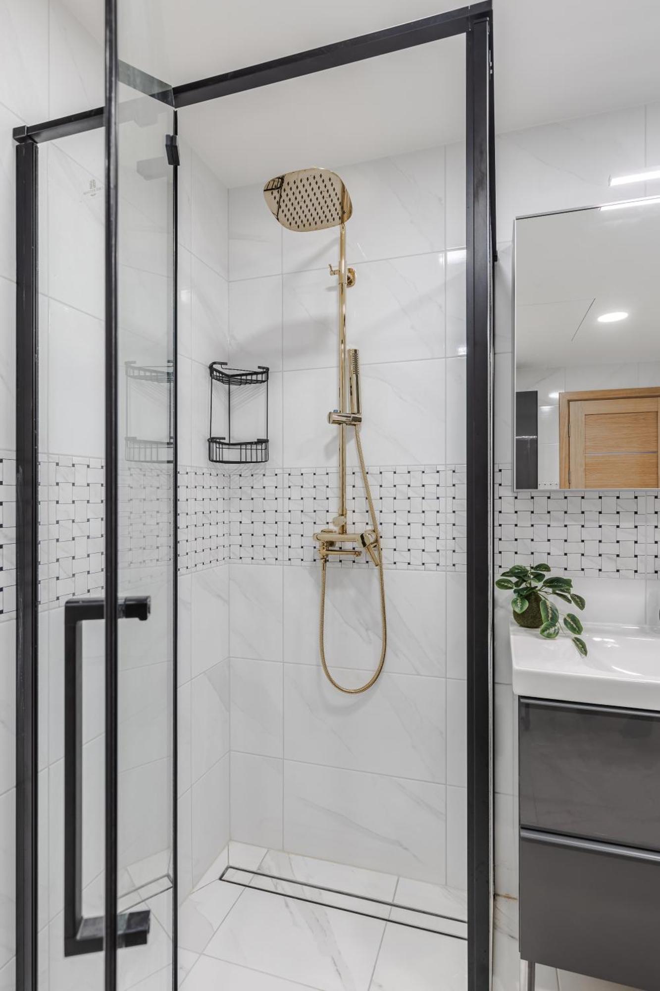 Fantasy House, Cozzy Apartmens, Free Parking, Long Stays Welcome 빌뉴스 외부 사진